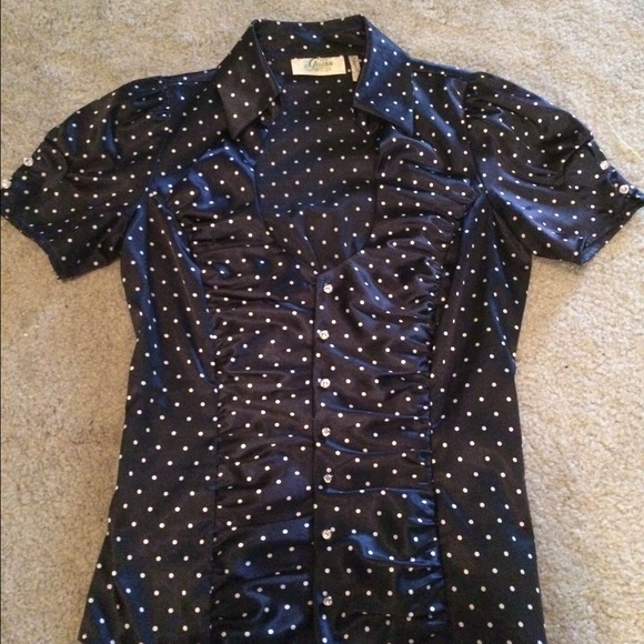 Guess sz small gorgeous shirt watch the heads turn