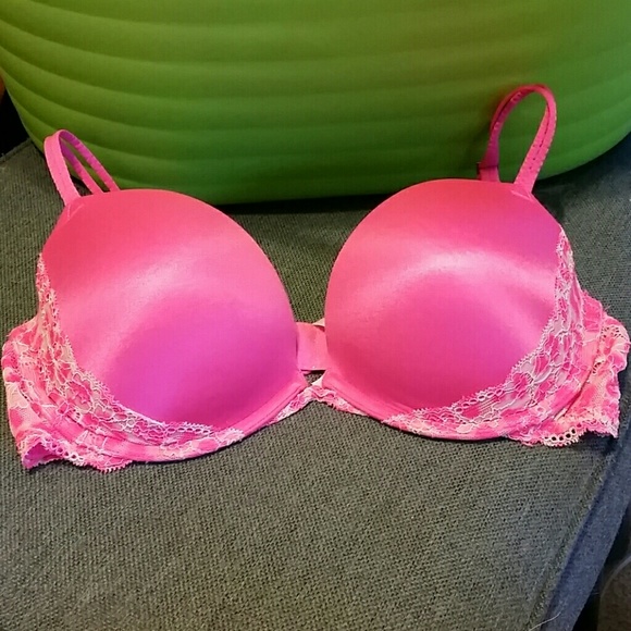 Pink Victoria Secret pushup bra