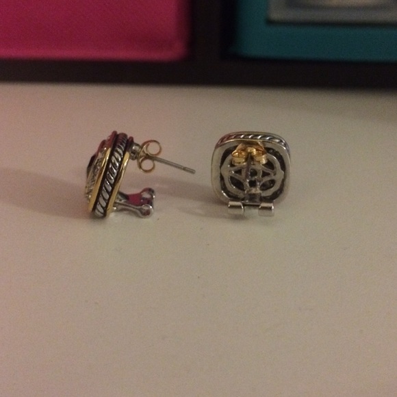 Super cute earrings! - Picture 2 of 2