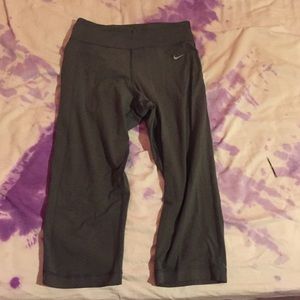 Nike dri fit cropped pants