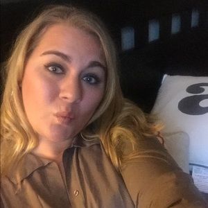 Meet your Posher, Abigail