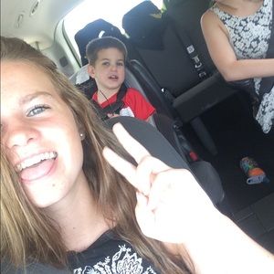 Meet your Posher, Kayla