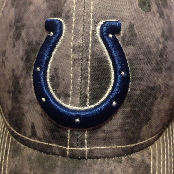 Colts hat - Picture 3 of 3