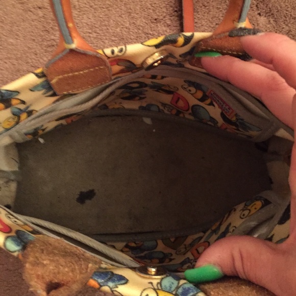 Adorable bee handbag with matching coin purse - Picture 2 of 4