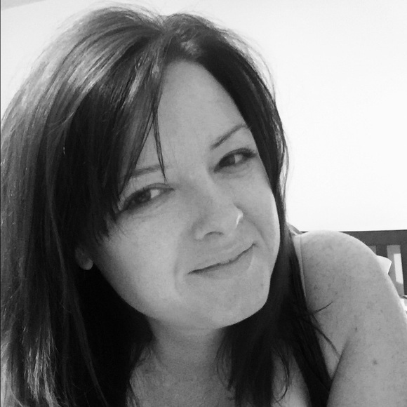 Meet your Posher, Jennifer - Picture 2 of 2