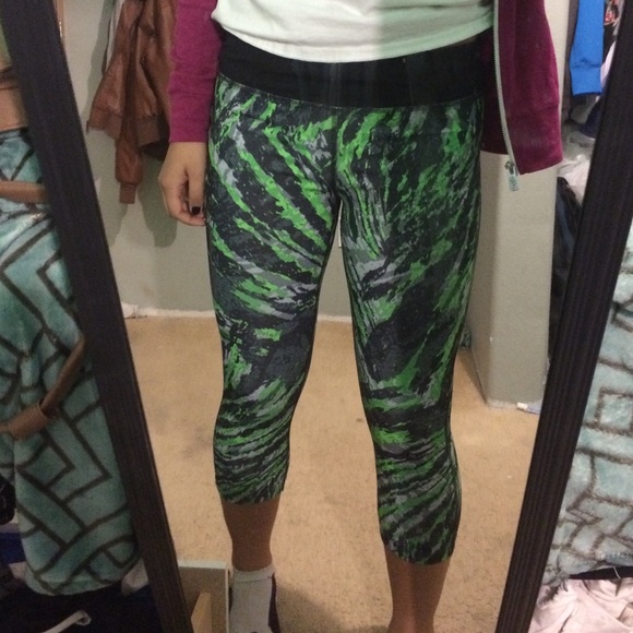 Athletic leggings - Picture 2 of 3