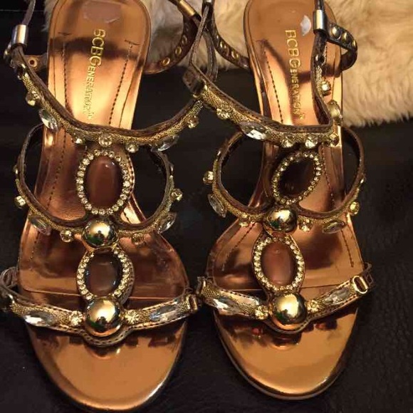 BCBGENERATION size 7"