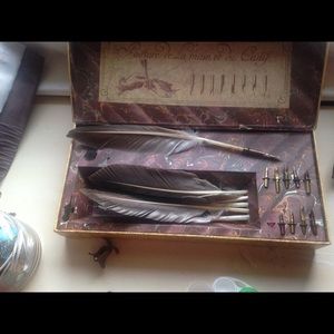 Bundle quills and ink