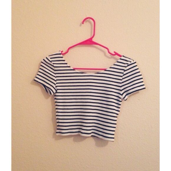 crop top 😍😍😍 - Picture 1 of 3