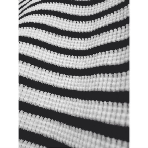 crop top 😍😍😍 - Picture 2 of 3