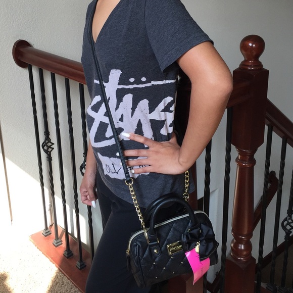 ⛔️SOLD IN BUNDLE⛔️Betsey Johnson black mini barrel - Picture 4 of 4