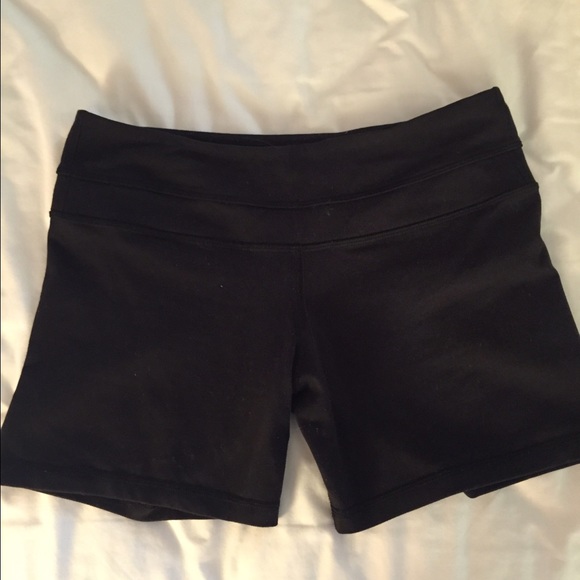 Lululemon spandex shorts