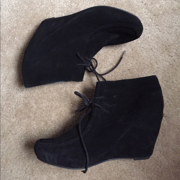 Black Lace Wedges
