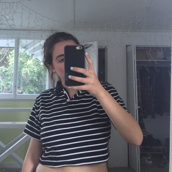 INU INU cropped collared top - Picture 2 of 3