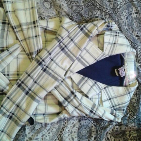 Cream and navy plaid trench
