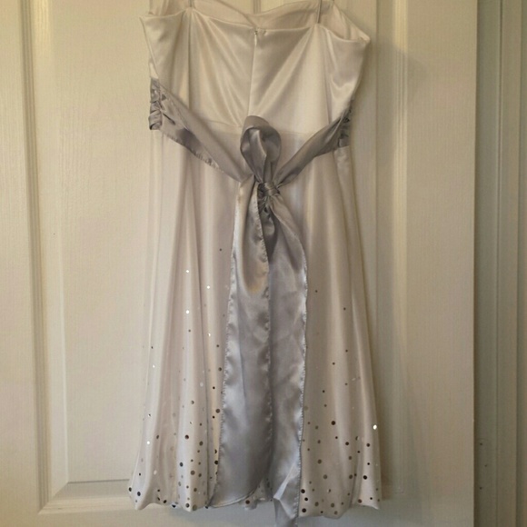 White and silver formal dress - Picture 2 of 3