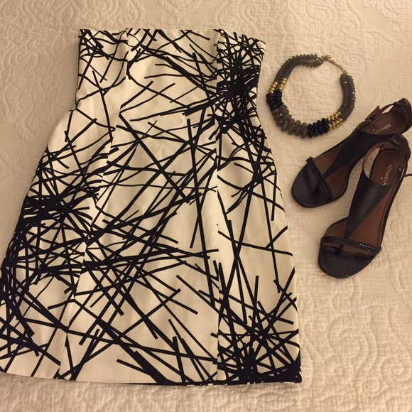 Host Pick 🎉💝🎈💄👗👛Strapless cocktail dress