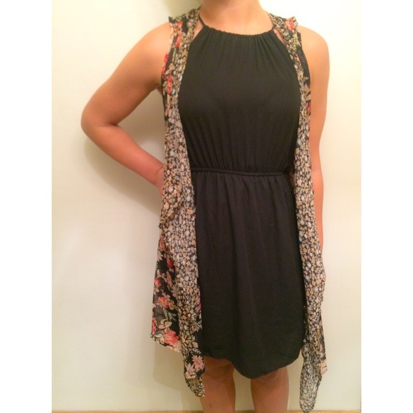🚫SOLD🚫Boho Black Floral Vest