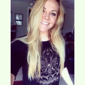 Meet your Posher, Lauren