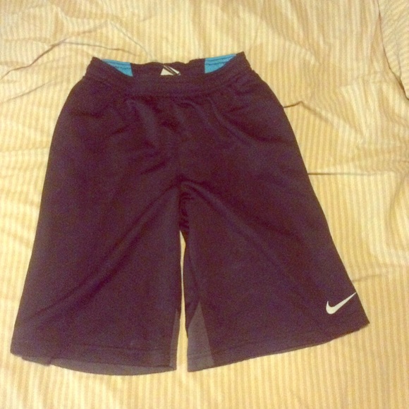 Nike Boys Basketball Shorts 🔴
