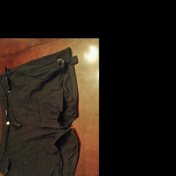 Shorts - Picture 2 of 3