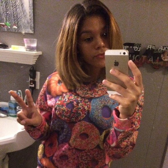 Meet Your Posher!! - Picture 3 of 4