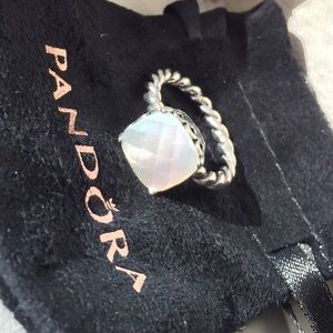 Pandora Sincerity Mother of Pearl Twist ring sz 58