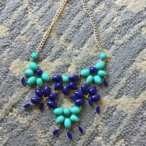 Blue hues statement necklace