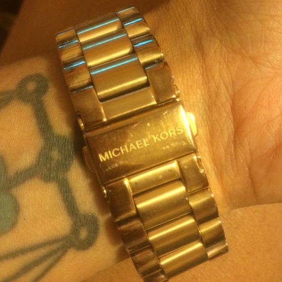 ❌❌WOMENS ROSE GOLD MICHAEL KORS WATCH❌❌ - Picture 2 of 4