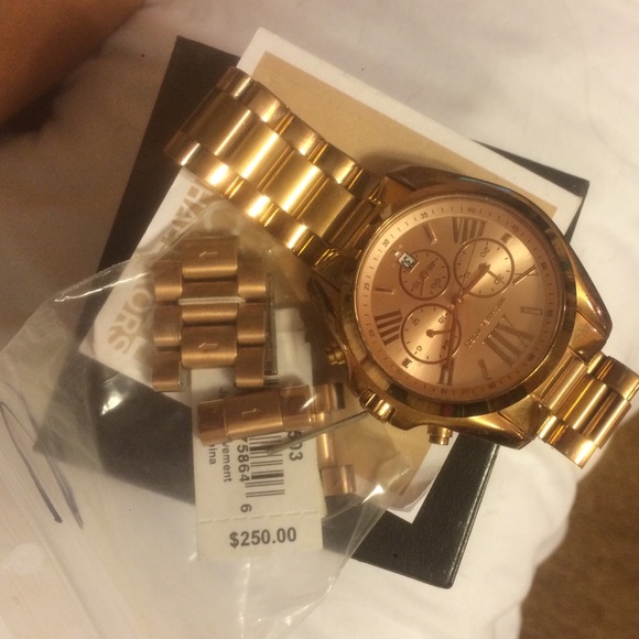 ❌❌WOMENS ROSE GOLD MICHAEL KORS WATCH❌❌ - Picture 4 of 4