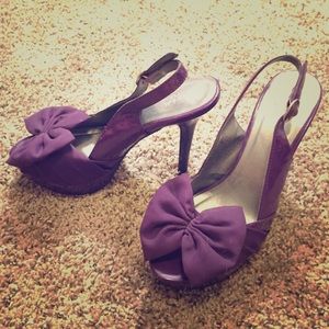 Purple heels with bow