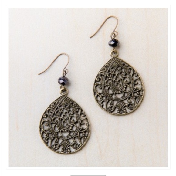 Antique gold teardrop earrings - Picture 1 of 2