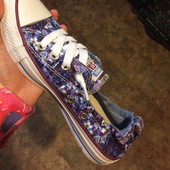 Floral Converse