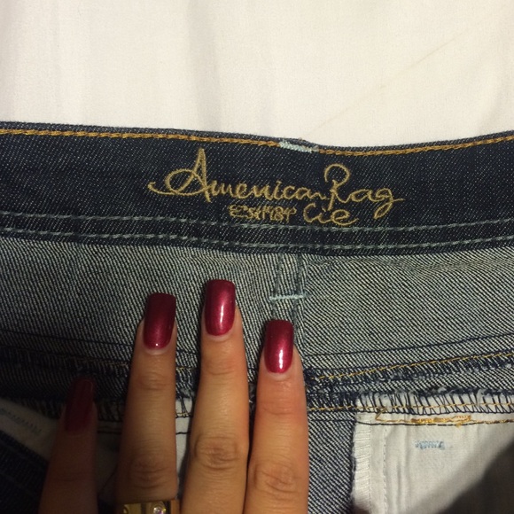 🌸Denim Shorts🌸 - Picture 2 of 4