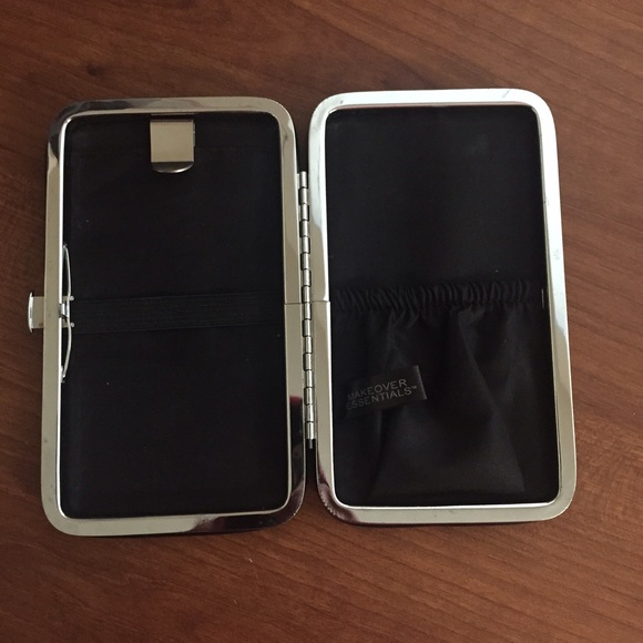 Small wallet ☺️ - Picture 2 of 2