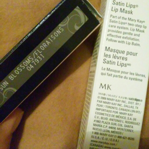 Mary Kay lip color - Picture 2 of 3