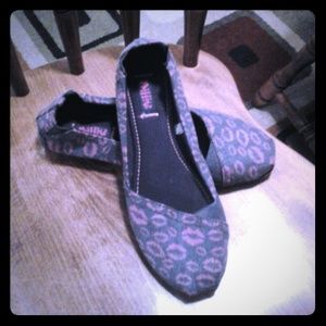 Mad love canvas shoes