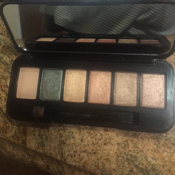 Full buxom custom eyeshadow palette