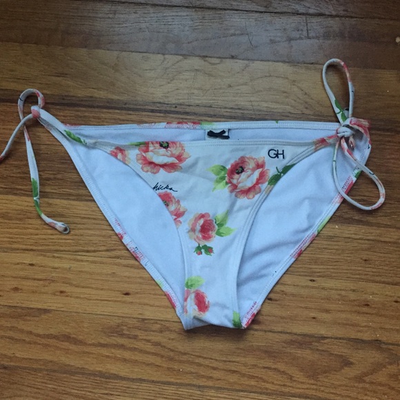 Gilly Hicks swimsuit bottoms 😊