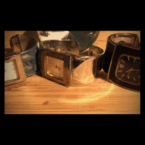 💋 three watches
