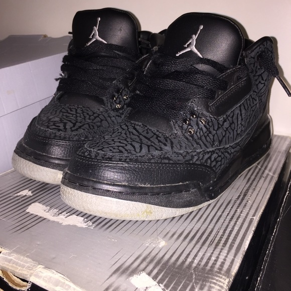 Black flip 3s