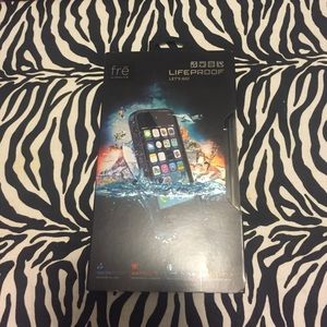 🍁OCTOBER SALE🍁 NIB Lifeproof iPhone 5/5s Case