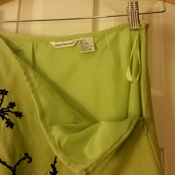 Fancy mid-calf skirt - Picture 2 of 3