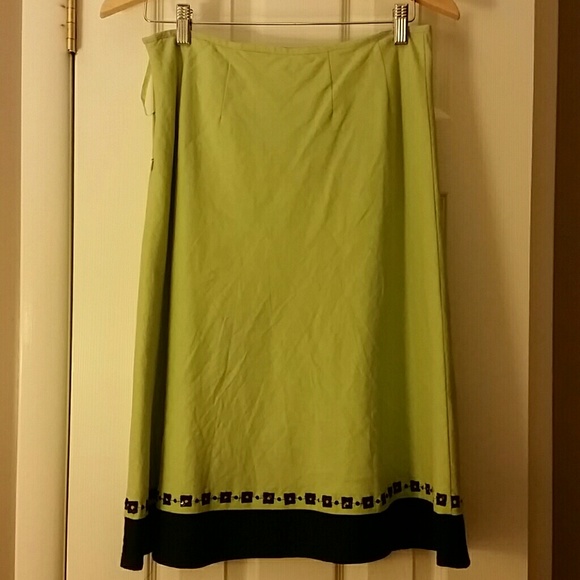 Fancy mid-calf skirt - Picture 3 of 3