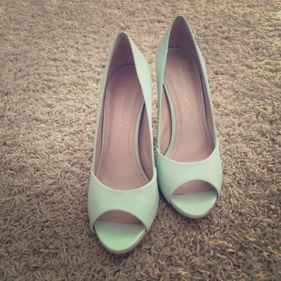BCBGeneration Mint Heels, Size 8.5