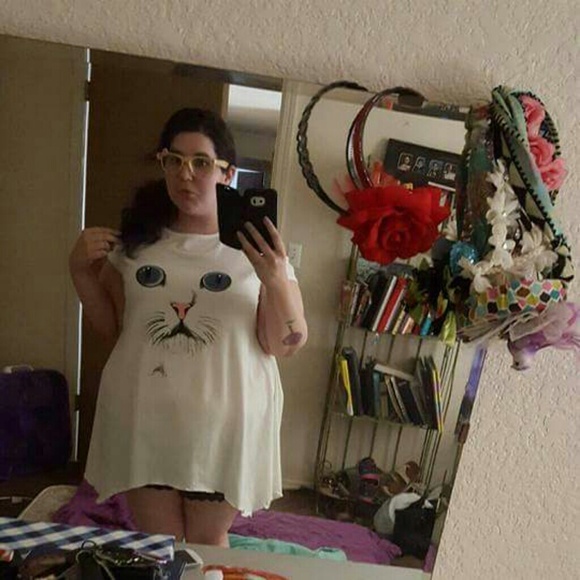 MEET YOUR POSHER!! :3 - Picture 3 of 4