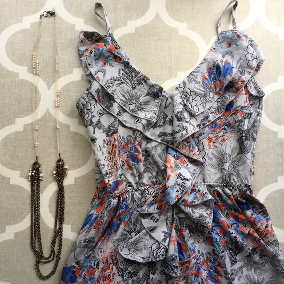 Francesca's Collections Dresses & Skirts - Sleeveless Knee Length Floral Dress