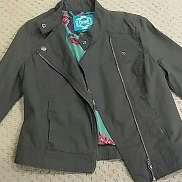 Size medium green jacket - Picture 3 of 3