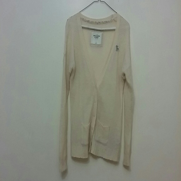 Abercrombie and Fitch ivory boy friend cardigan