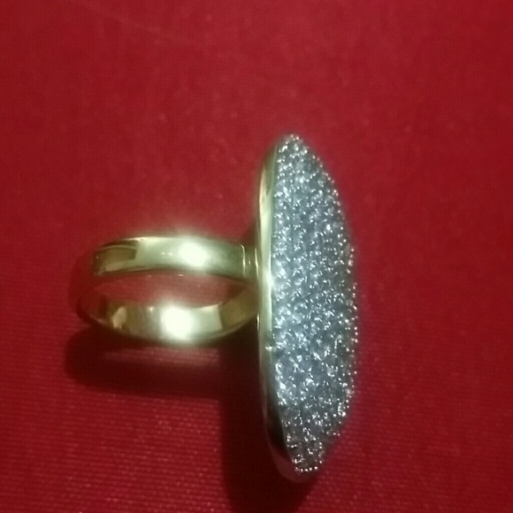 Ring - Picture 2 of 3